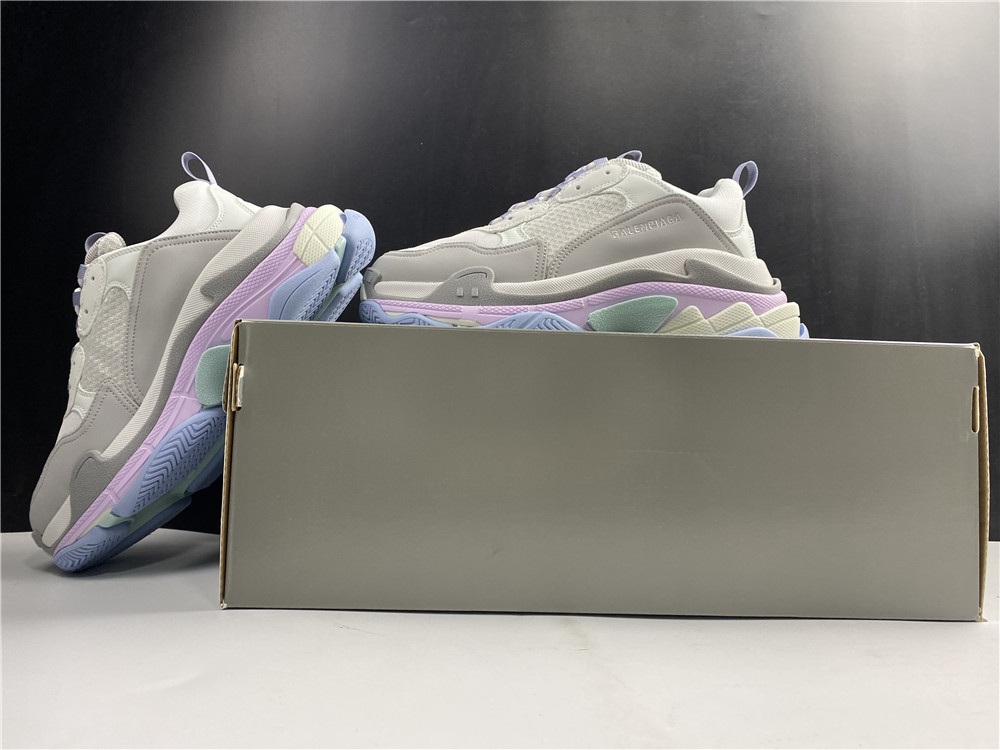 BLG Sneakers